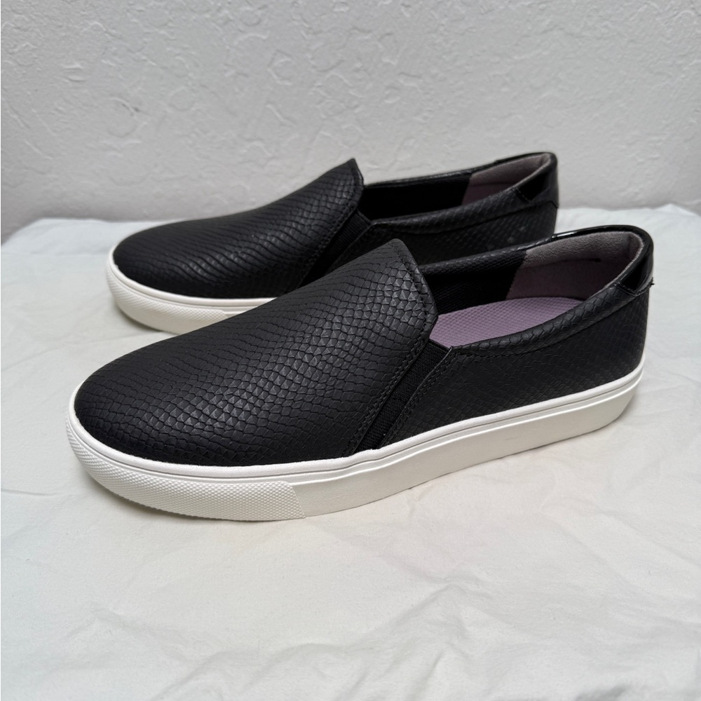 Dr. Scholl’s Women’s Nova size 9 slip on shoes